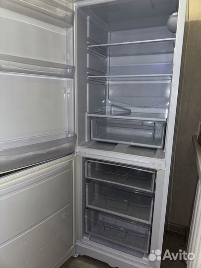 Холодильник-морозильник Indesit BIA161 (б/у)