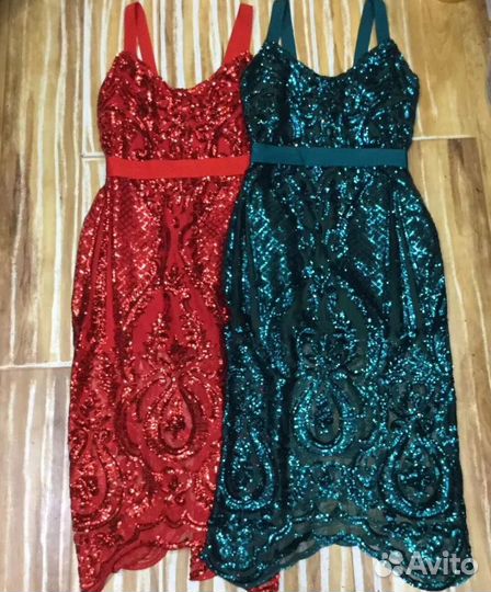 Платье красное