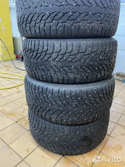Nokian Tyres Hakkapeliitta 9 SUV 265/45 R20