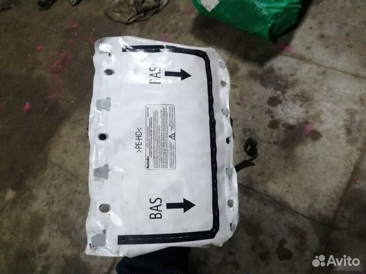 Подушка безопасности в торпеду Citroen C4