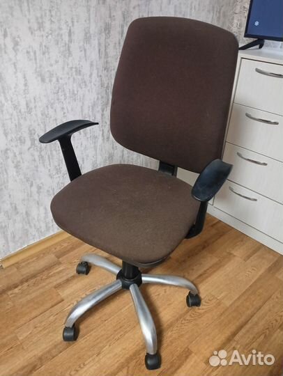 Компьютерное кресло