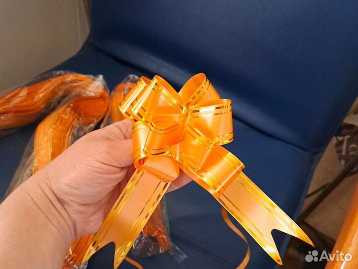 Бант-бабочка с золотой полосой