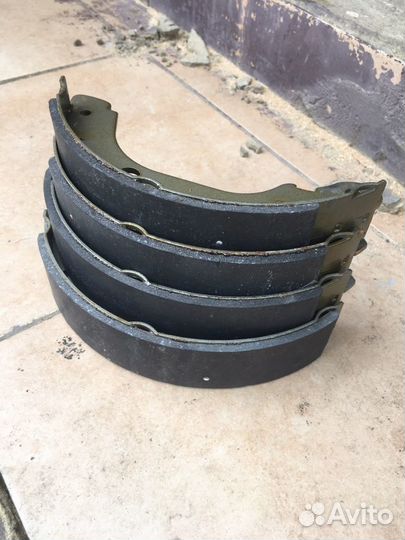 Тормозные колодки задние Nissan Primera ll (P11)