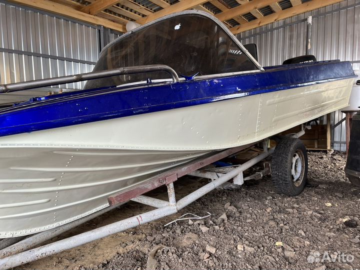 Лодка моторная