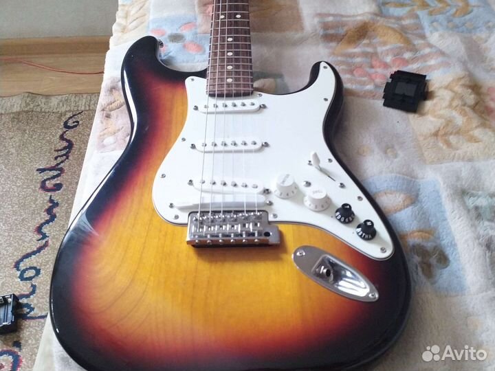 Fender Stratocaster VG Roland