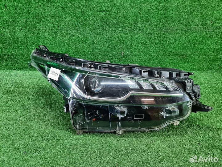 Фара правая Toyota Fortuner