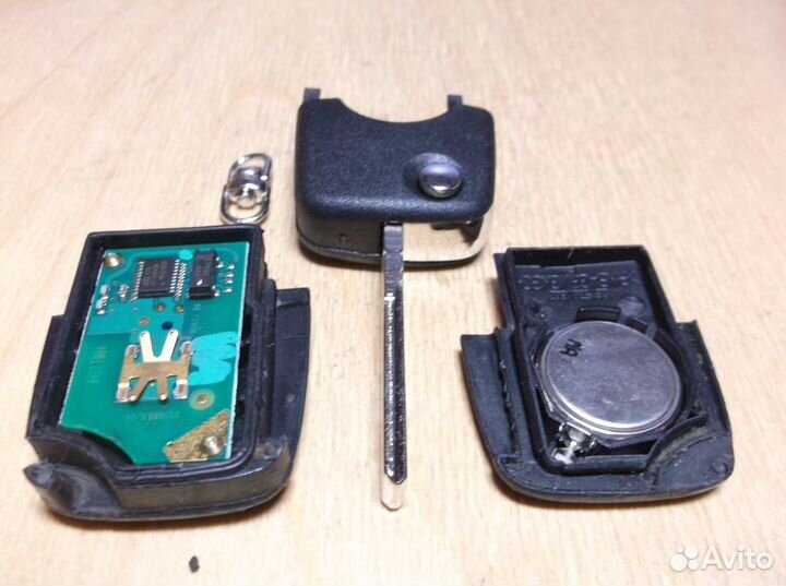 Audi A2/A4 8Z0 837 231 D чип ключ 3 кнопки temic