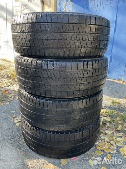 Bridgestone Blizzak Ice 215/55 R17