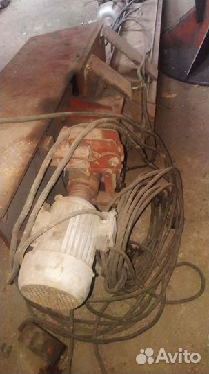 Кран консольный поворотный