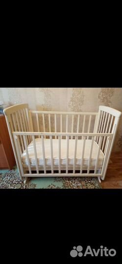 Детская кроватка с матрасом