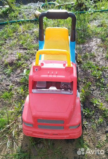 Машинка-каталка