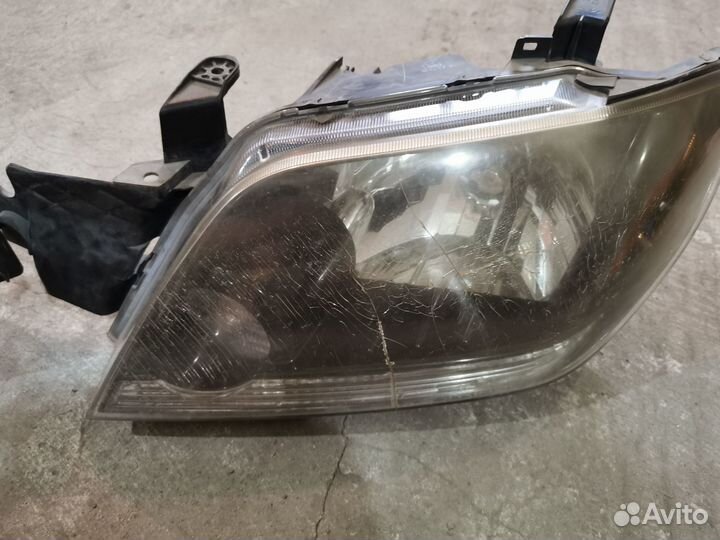 Фары mitsubishi outlander 2003г.в