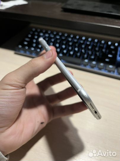 iPhone SE (2020), 256 ГБ