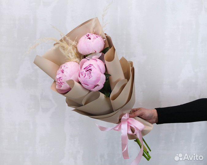 Букет из 3 розовых пионов