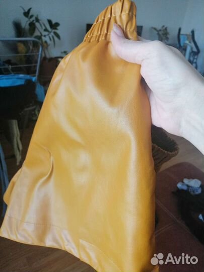 Шорты экокожа 42-44р горчичный цвет