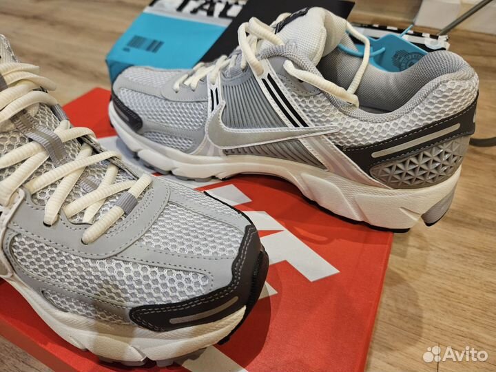 Кроссовки Nike Zoom Vomero 5 размер 42