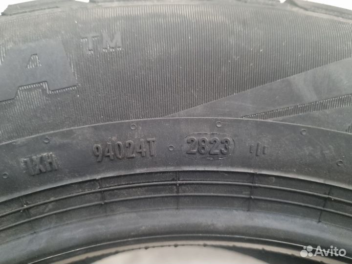 Pirelli Formula Ice FR 215/60 R16 99T