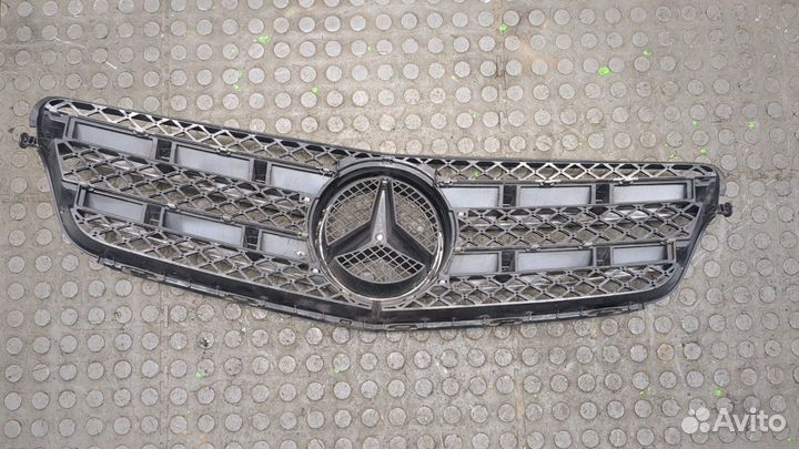 Решетка радиатора Mercedes C W204, 2008