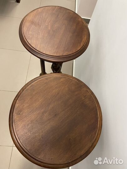 Стойки-этажерки парные резные