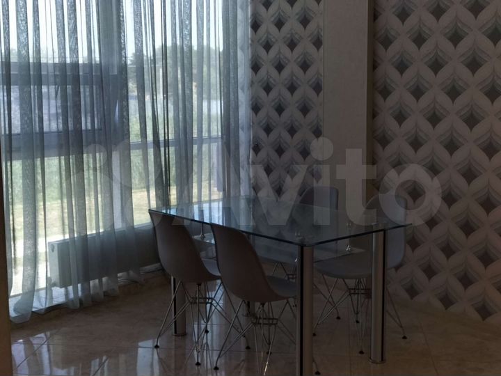 2-к. квартира, 60 м², 2/4 эт.