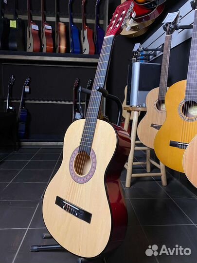Классическая гитара Новая Натуральная глянец
