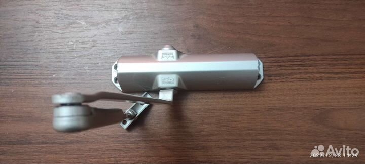 Дверной доводчик dorma (dormakaba)