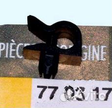 Клипса крепления упора капота Renault Logan