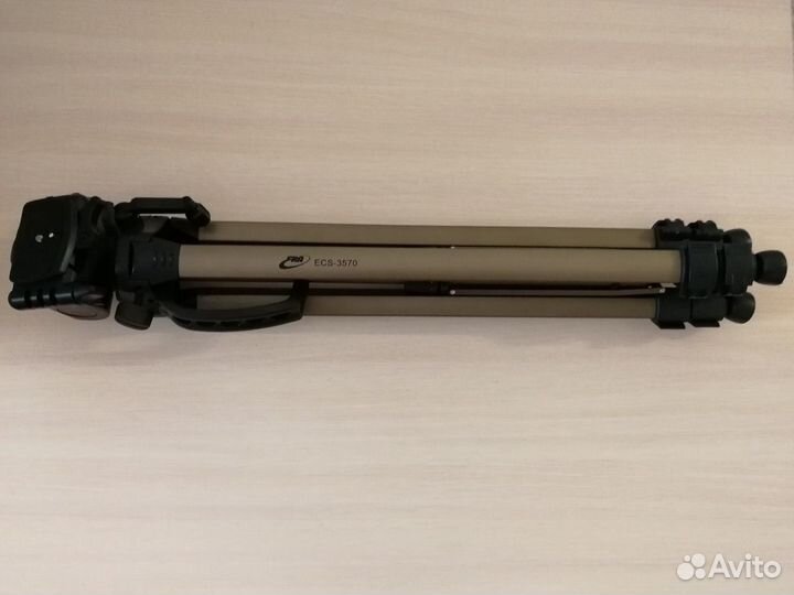 Фотоаппарат Sony dslr-A200K и штатиф ECS-3570