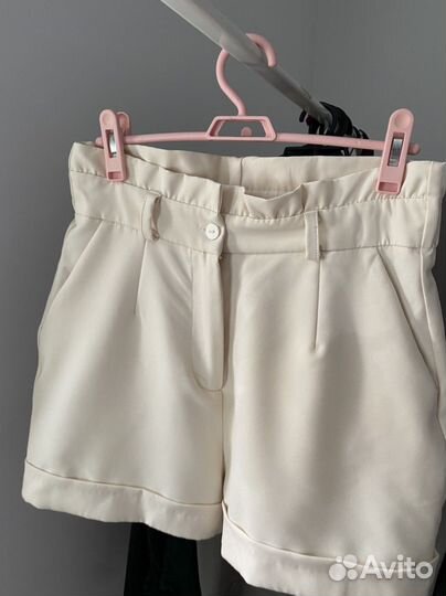 Шорты бежевые летние