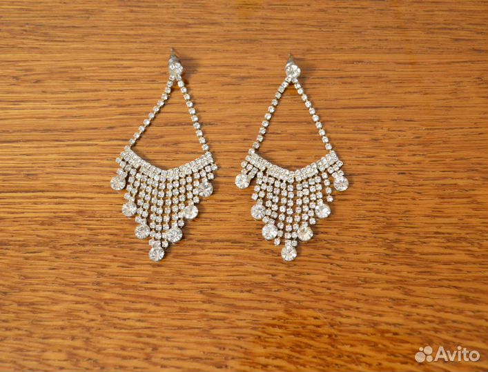 Висячие серьги со стразами