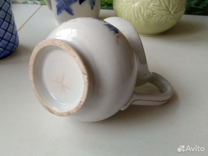 Кувшины и молочники