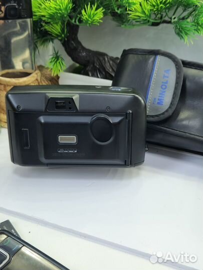 Плёночный фотоаппарат Minolta