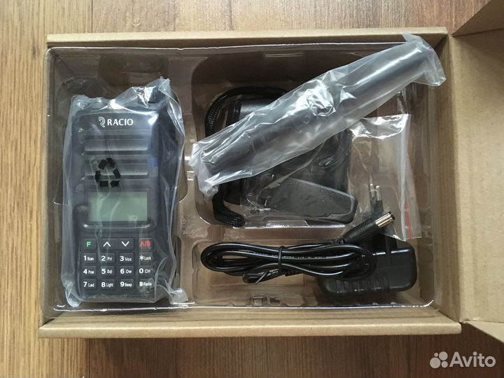 Рация двухдиапазонная Racio R620H