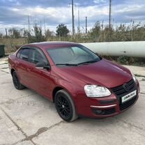 Volkswagen Jetta 1.6 AT, 2008, 165 000 км, с пробегом, цена 750 000 руб.