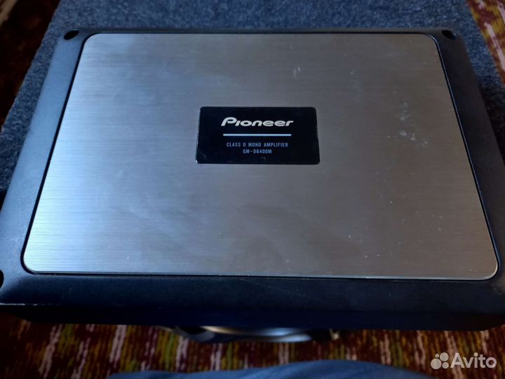 Усилитель в автомобиль