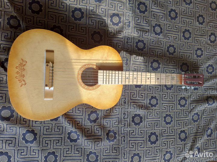 Акустическая гитара