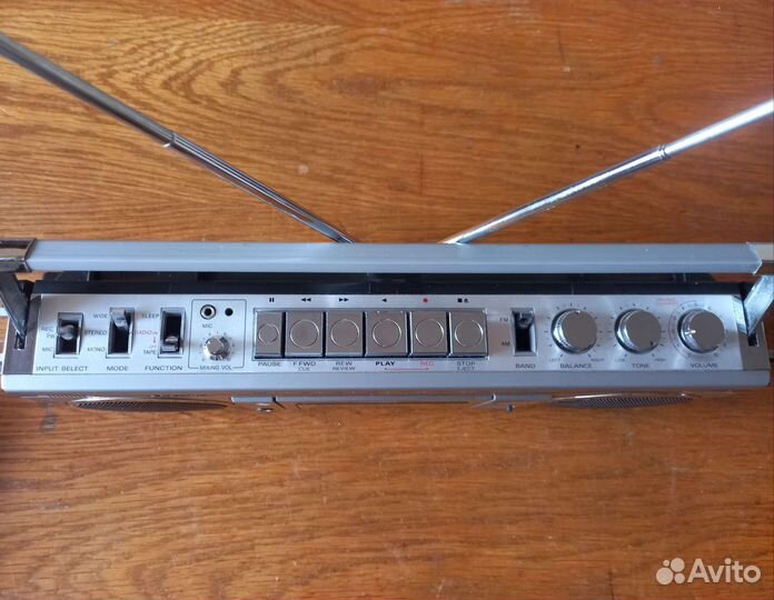 Магнитола Sanyo 7700 с фм 87-108 Mhz