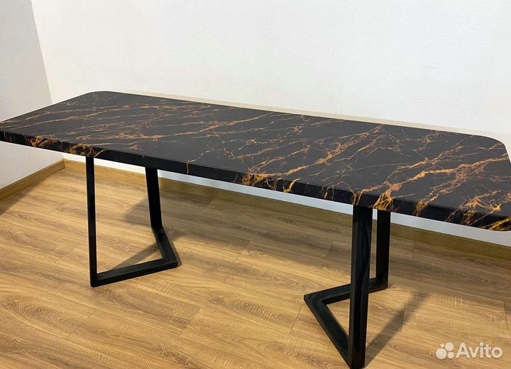 Компьютерный стол. Письменный стол