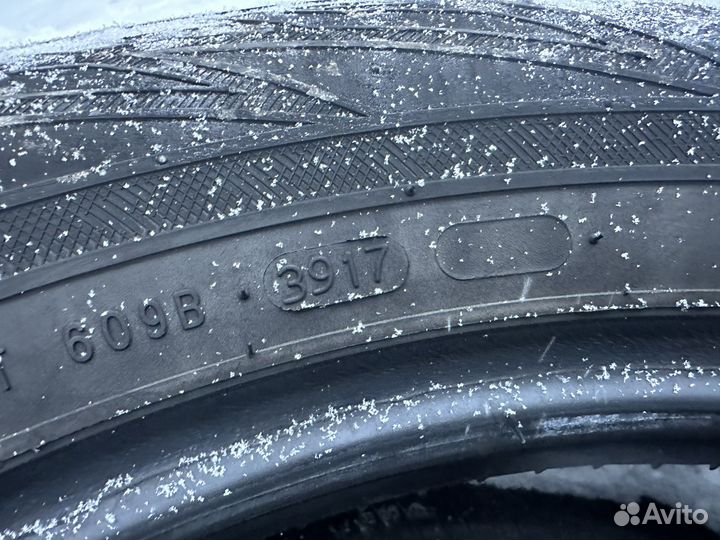 Nokian Tyres WR SUV 3 255/55 R20 110V