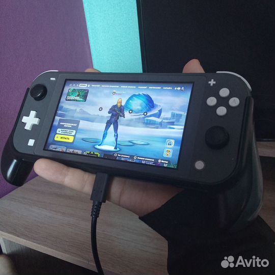 Обмен,продажа) Nintendo switch lite, 42 игры
