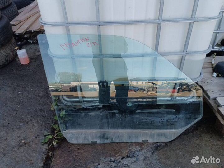Стекло правое Volkswagen Multivan T5 BNZ 2006