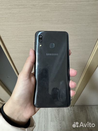 Samsung Galaxy A30, 3/32 ГБ