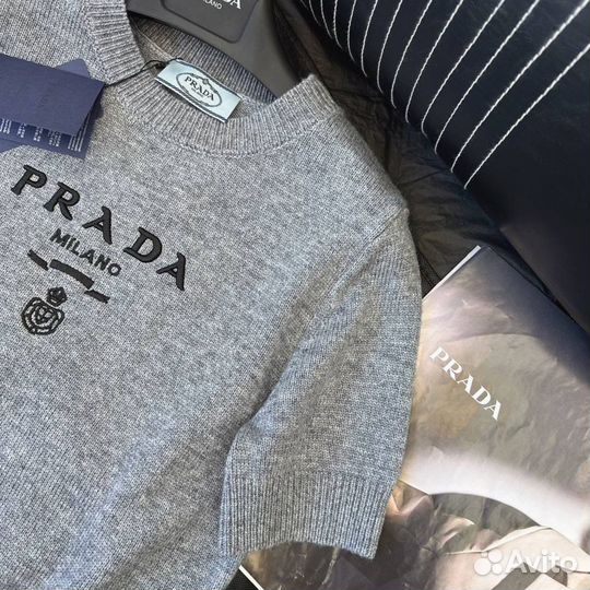 Кофточка Prada