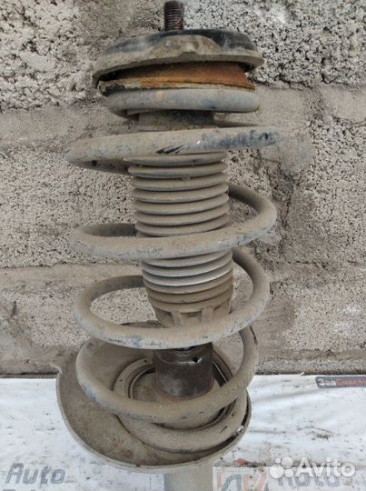 Стойка передняя правая Peugeot 308 1.6 2008