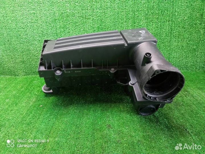 Корпус воздушного фильтра Volkswagen Passat (B6)