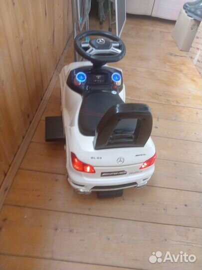 Детская машинка каталка с ручкой