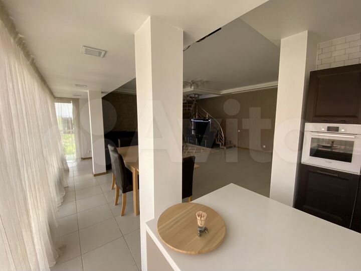 3-к. квартира, 151,5 м², 4/4 эт.