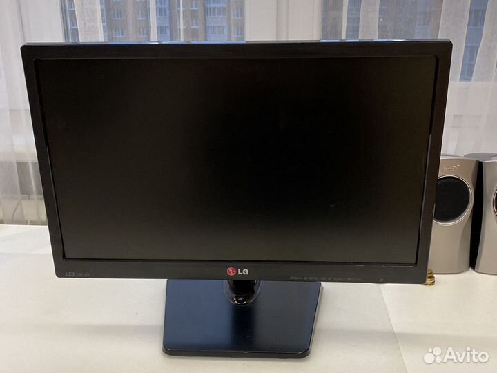 LED монитор LG 19EN33SA