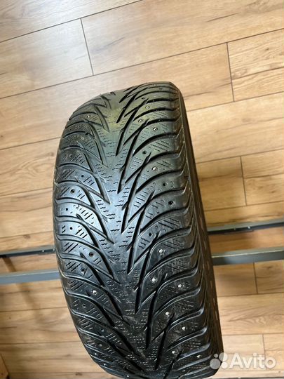 Yokohama Ice Guard IG35 215/55 R16