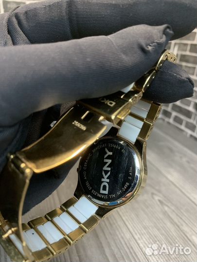 Часы женские dkny
